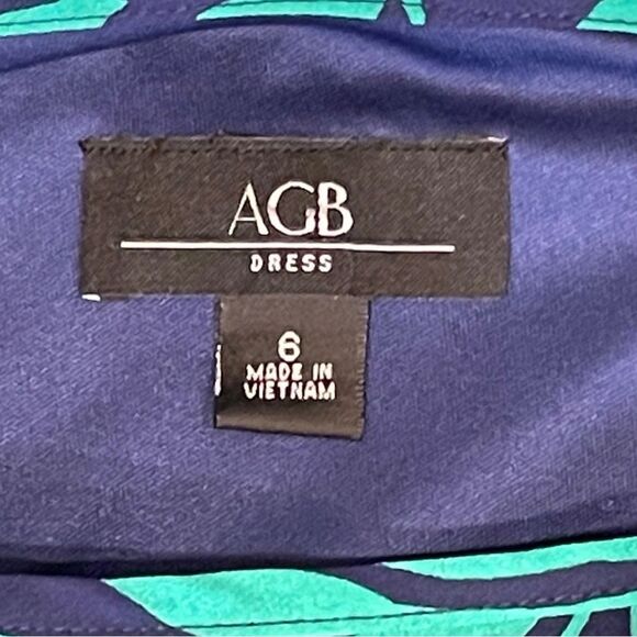 Vibrant Leaf Pattern Dress with Flutter Sleeves SIZE 6 - Picture 8 of 9